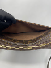 Load image into Gallery viewer, Louis Vuitton Troutter SKU6958