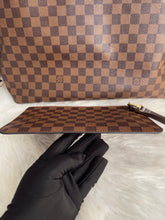 Load image into Gallery viewer, Louis Vuitton Neverfull MM Pouch SKU6633