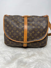 Load image into Gallery viewer, Louis Vuitton Saumur 35 SKU6732