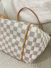 Load image into Gallery viewer, Louis Vuitton Totally MM SKU6771