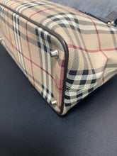 Load image into Gallery viewer, Burberry Tote SKU6992