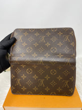 Load image into Gallery viewer, Louis Vuitton Zippy Organizer Monogram SKU6707