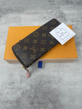 Load image into Gallery viewer, Louis Vuitton Clemence SKU6784