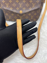 Load image into Gallery viewer, Louis Vuitton Mabillon SKU6744