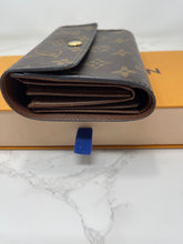 Load image into Gallery viewer, Louis Vuitton Alexandra SKU6781