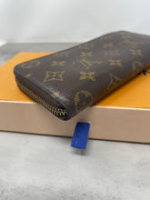 Load image into Gallery viewer, Louis Vuitton Clemence SKU6783