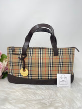 Load image into Gallery viewer, Burberry Tote SKU6620