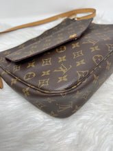 Load image into Gallery viewer, Louis Vuitton Mabillon SKU6744