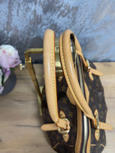 Load image into Gallery viewer, Louis Vuitton Tivoli GM SKU7008