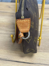 Load image into Gallery viewer, Louis Vuitton Pochette Accessories SKU7002