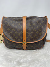Load image into Gallery viewer, Louis Vuitton Saumur 35 SKU6696