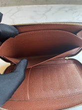 Load image into Gallery viewer, Geode Zippy Wallet SKU6322
