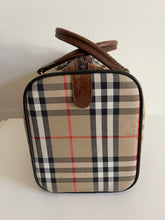 Load image into Gallery viewer, Burberry Boston 40 SKU6411