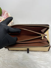 Load image into Gallery viewer, Zippy Monogram Wallet SKU6561