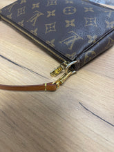 Load image into Gallery viewer, Louis Vuitton Pochette Accessories SKU7002