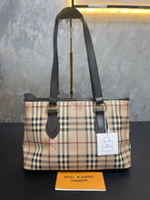 Load image into Gallery viewer, Burberry Tote SKU6992