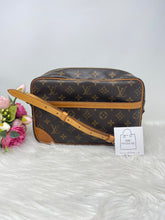 Load image into Gallery viewer, Louis Vuitton Trocadero 23 SKU6734