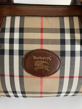 Load image into Gallery viewer, Burberry Boston 40 SKU6411