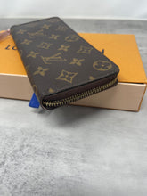 Load image into Gallery viewer, Louis Vuitton Clemence SKU6784