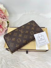 Load image into Gallery viewer, Zippy Monogram Wallet SKU6561