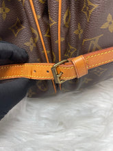Load image into Gallery viewer, Louis Vuitton Saumur 35 SKU6696