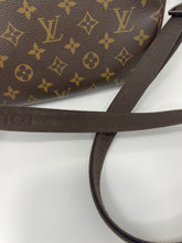 Load image into Gallery viewer, Louis Vuitton Troutter SKU6958