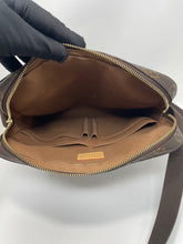 Load image into Gallery viewer, Louis Vuitton Troutter SKU6958