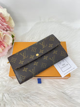 Load image into Gallery viewer, Louis Vuitton Sarah Wallet SKU6626