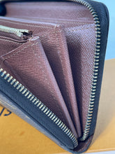 Load image into Gallery viewer, Louis Vuitton Zippy Wallet Monogram SKU6708
