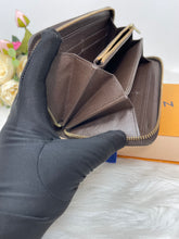 Load image into Gallery viewer, Louis Vuitton Zippy Damier Ebene SKu6716