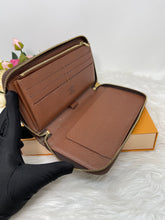 Load image into Gallery viewer, Louis Vuitton Zippy Organizer Monogram SKU6707