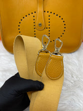 Load image into Gallery viewer, Hermes Evelyne GM SKU6739