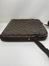 Load image into Gallery viewer, Louis Vuitton Troutter SKU6958