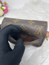 Load image into Gallery viewer, Louis Vuitton Mini St Cloud SKU6717
