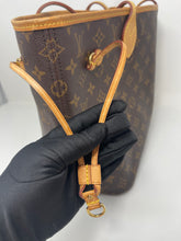 Load image into Gallery viewer, Neverfull MM Pivione SKU6530