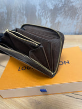 Load image into Gallery viewer, Louis Vuitton Zippy Wallet SKU6895
