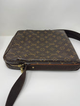 Load image into Gallery viewer, Louis Vuitton Troutter SKU6958