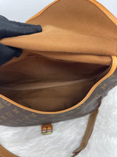 Load image into Gallery viewer, Louis Vuitton Saumur 35 SKU6696