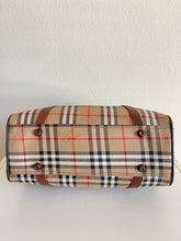 Load image into Gallery viewer, Burberry Boston 40 SKU6411
