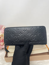 Load image into Gallery viewer, Clemence Empreinte SKU6581