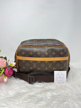 Load image into Gallery viewer, Louis Vuitton Reporter PM SKU6735