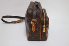 Load image into Gallery viewer, Louis Vuitton Nile SKU6738