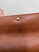 Load image into Gallery viewer, Louis Vuitton Sarah Wallet SKU6626