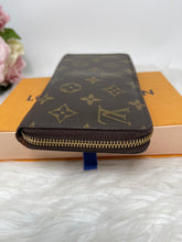 Load image into Gallery viewer, Zippy Wallet SKU6617
