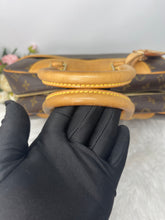 Load image into Gallery viewer, Louis Vuitton Deuaville SKU6698