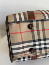 Load image into Gallery viewer, Burberry Boston 40 SKU6411