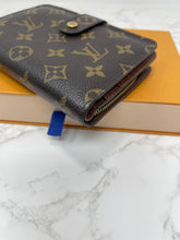 Load image into Gallery viewer, Louis Vuitton Bifold Wallet SKU6886