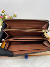 Load image into Gallery viewer, Louis Vuitton Zippy Wallet Monogram SKU6706