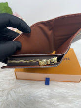 Load image into Gallery viewer, Compact Monogram SKU6567