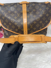 Load image into Gallery viewer, Louis Vuitton Saumur 35 SKU6654